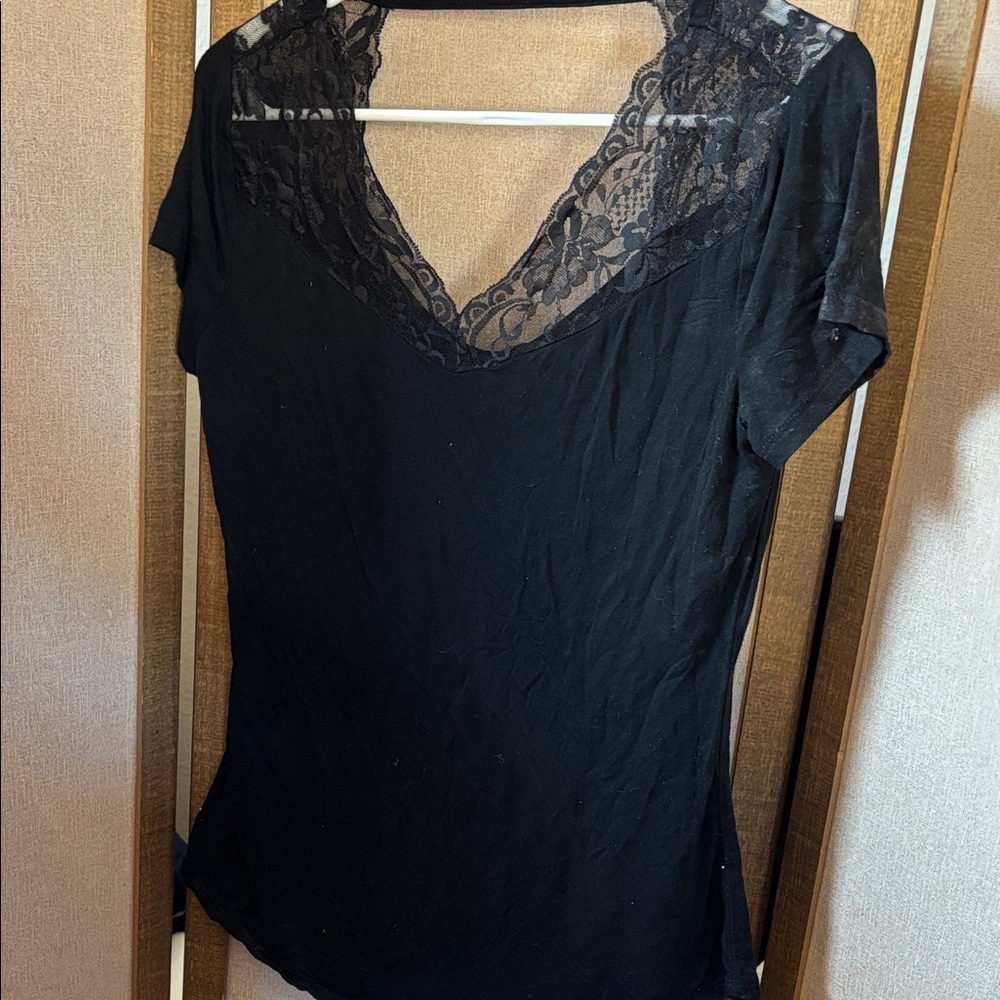 FINAL MARKDOWN Junior No Boundaries Black Lace V-Neck Short Sleeve Top Large